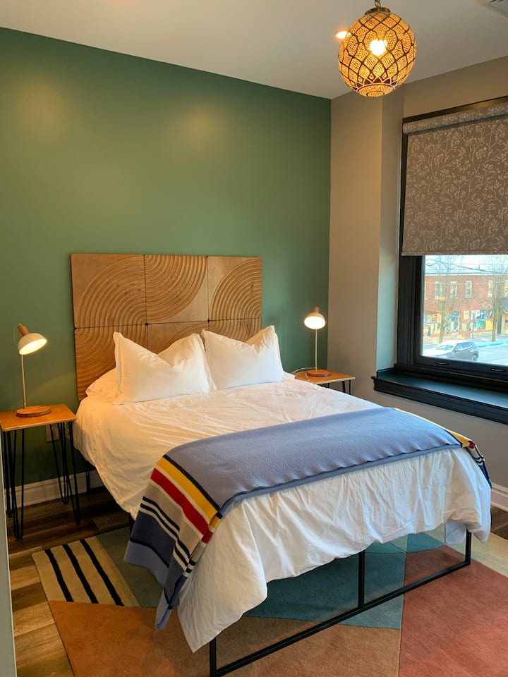 Enjoy the queen size bed with  European  bedding and a fantastic mattress.  Have a great view of Clarion's Main Street.  New noise reduction windows and black out blinds give a warm cozy experience.