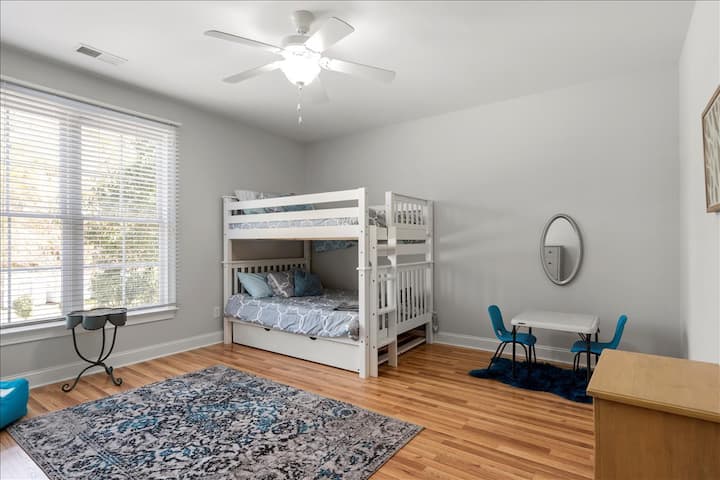 Large 4th Bedroom with comfortable full size bunkbeds 