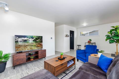 Remodeled Two BR With Queen Beds, WIFI and W/D!