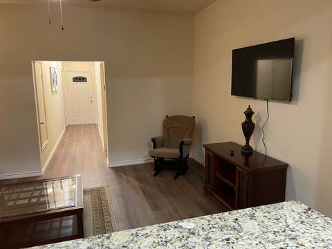 Comfy & Spacious Home in the Heart of Marshall