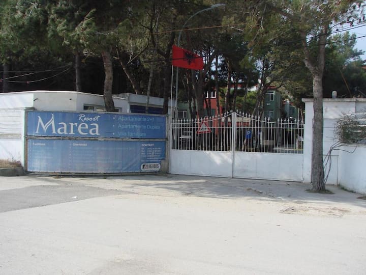 A Beach House With Garden/marea Resort - Golem