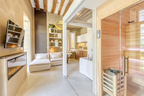 Luxury Suite - Jacuzzi and Sauna