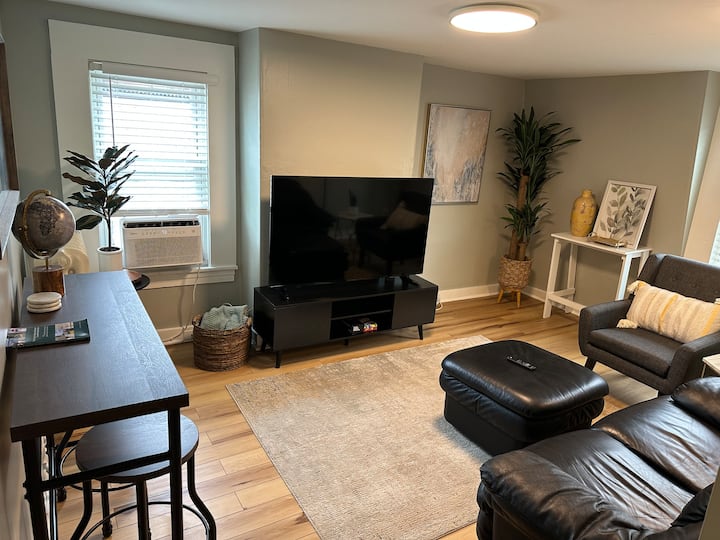 Stylish West End Apartment With Parking - Portland, ME
