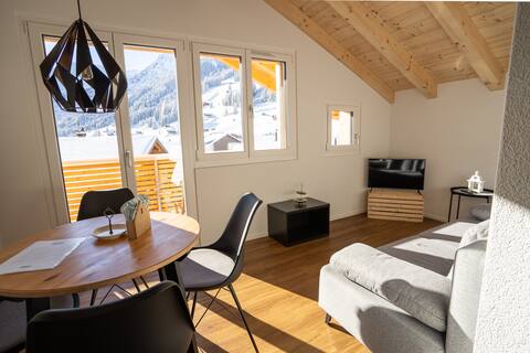 Chuenislodge3: Alpine panorama with two balconies