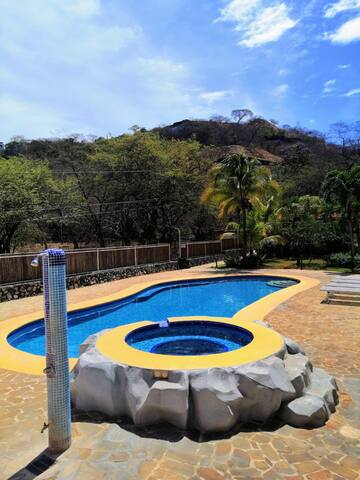 Hermoso Studio, Pool view #2