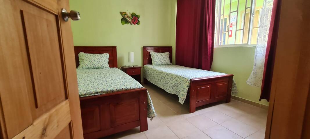 3 habitaciones 2 baños Aparthotel Hermosa Paradise