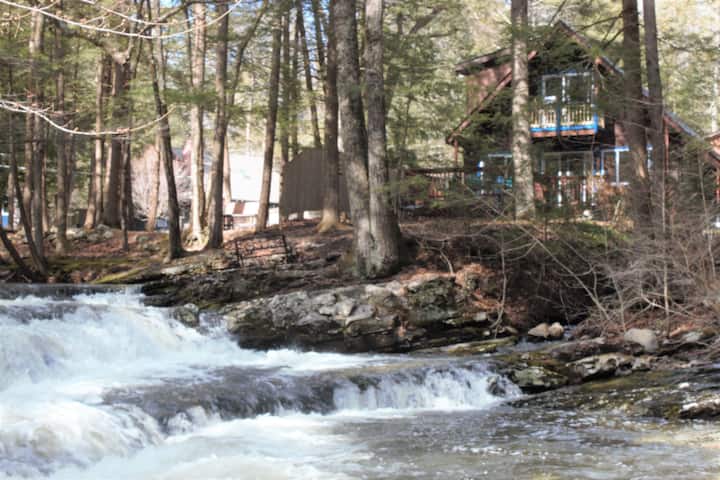Airy 3br House On A Waterfall - カーホンクソン, NY