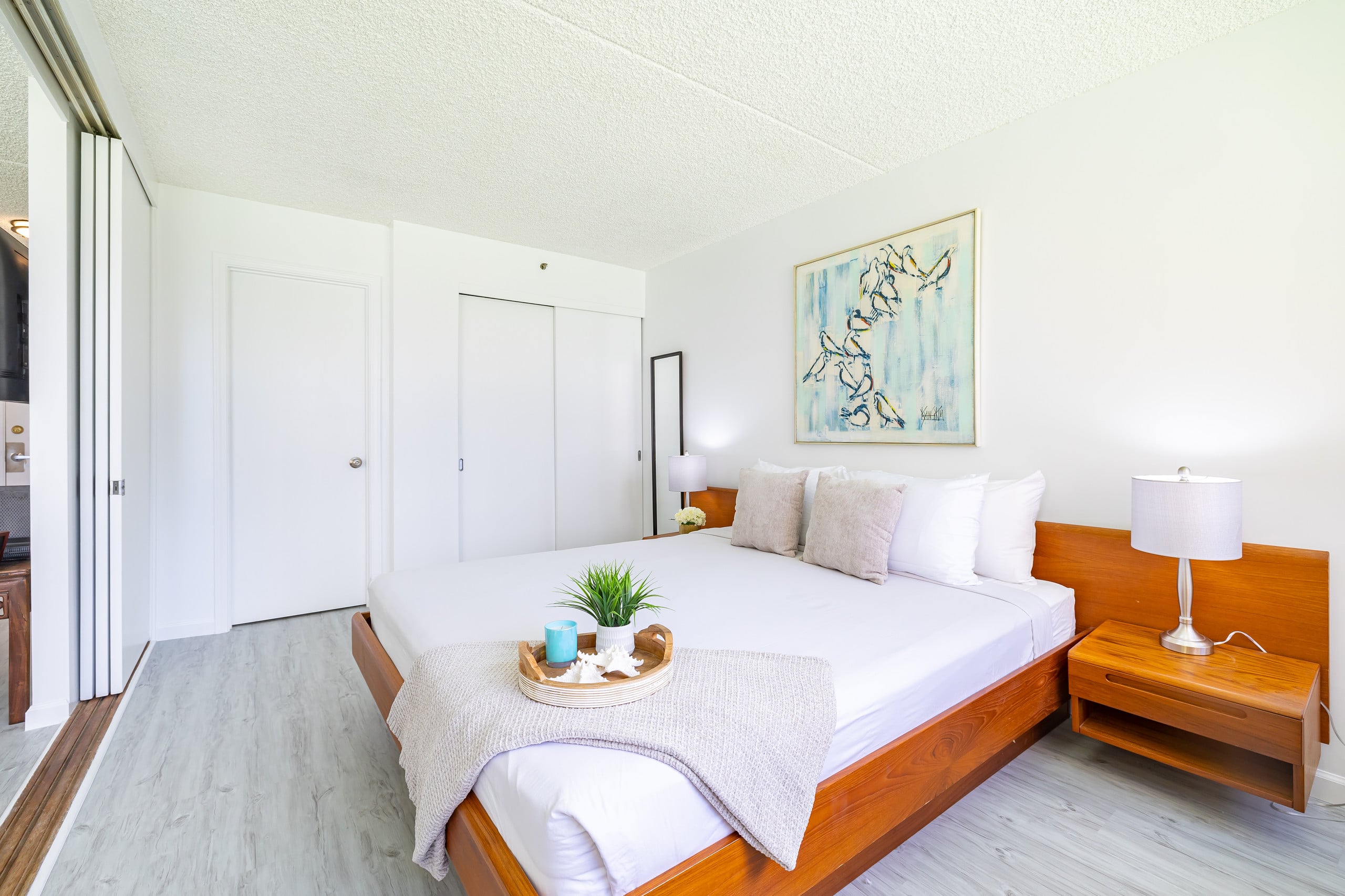 Condo in Honolulu · ★4.83 · 1 bedroom · 2 beds · 1 private bath - Image 14