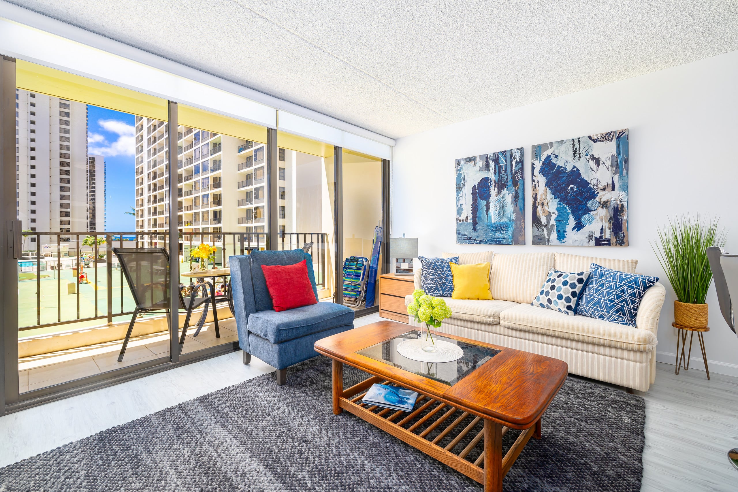 Condo in Honolulu · ★4.83 · 1 bedroom · 2 beds · 1 private bath - Image 4
