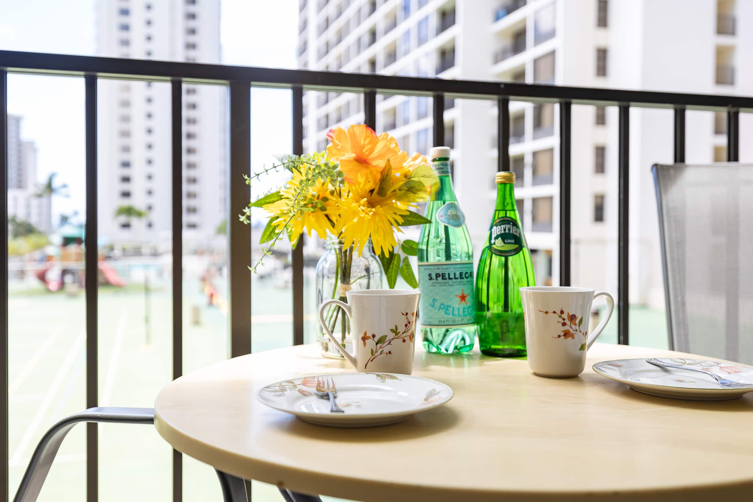 Condo in Honolulu · ★4.83 · 1 bedroom · 2 beds · 1 private bath - Image 24