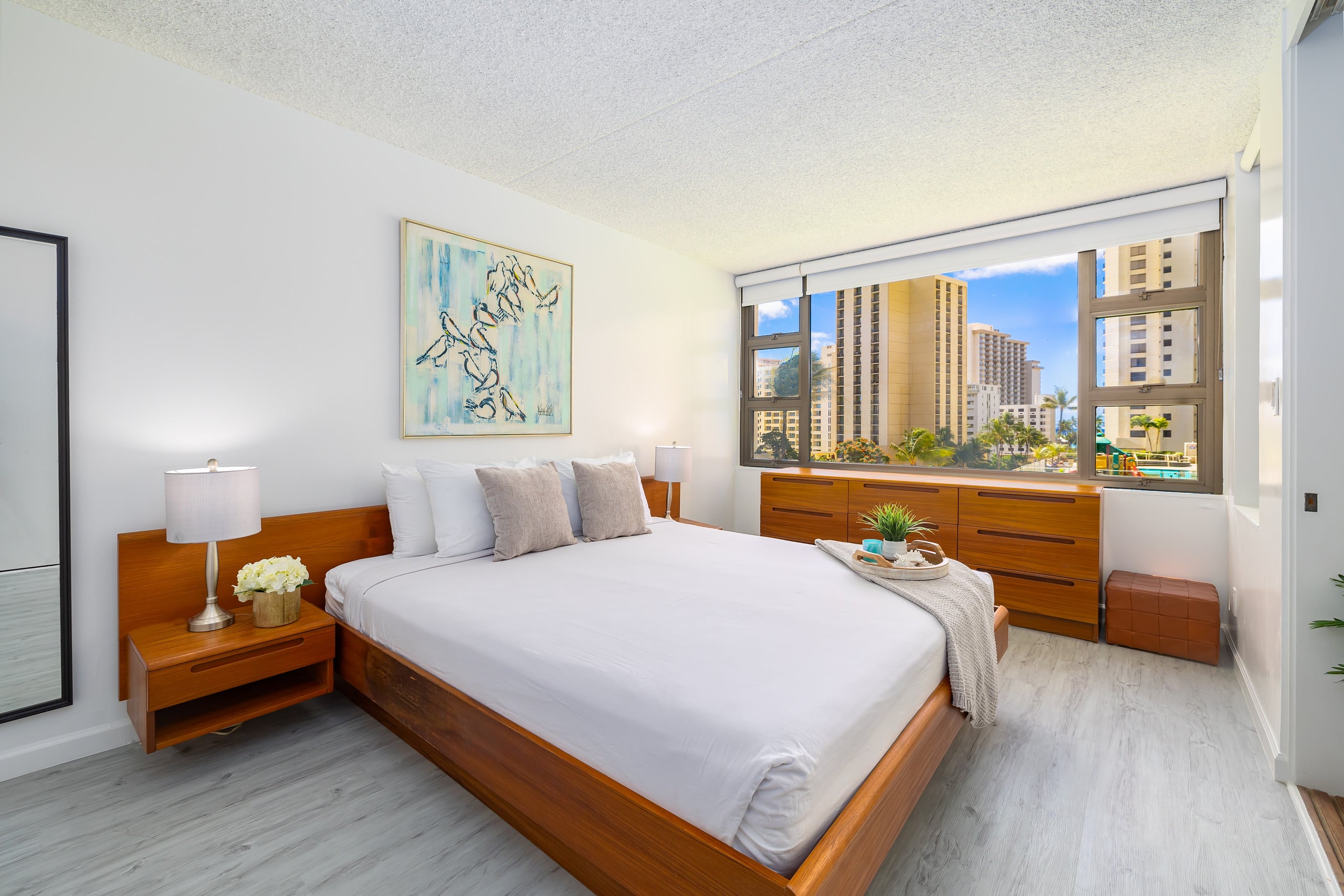 Condo in Honolulu · ★4.83 · 1 bedroom · 2 beds · 1 private bath - Image 1
