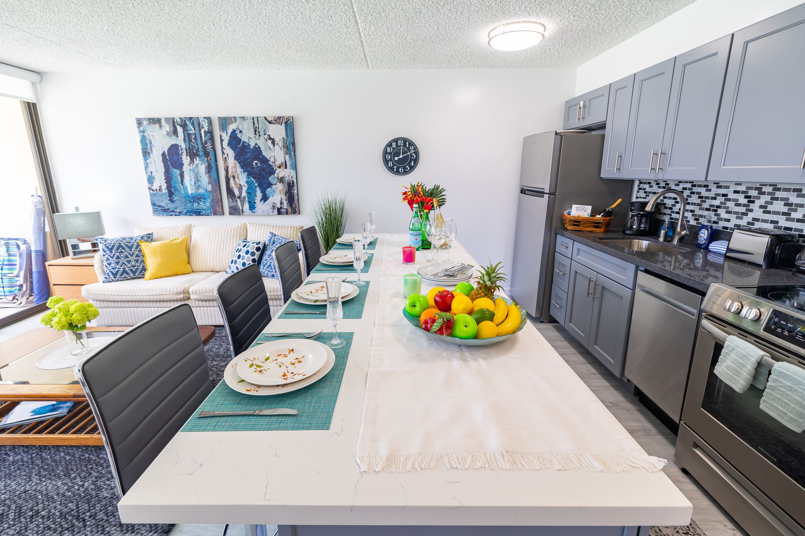 Condo in Honolulu · ★4.83 · 1 bedroom · 2 beds · 1 private bath - Image 10