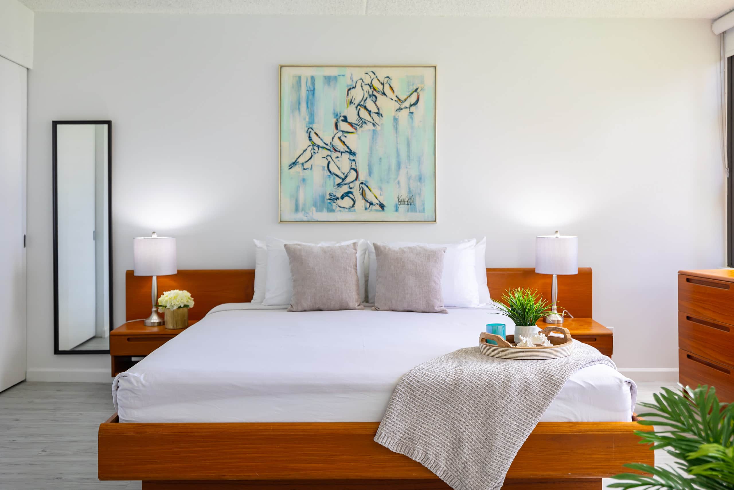 Condo in Honolulu · ★4.83 · 1 bedroom · 2 beds · 1 private bath - Image 18