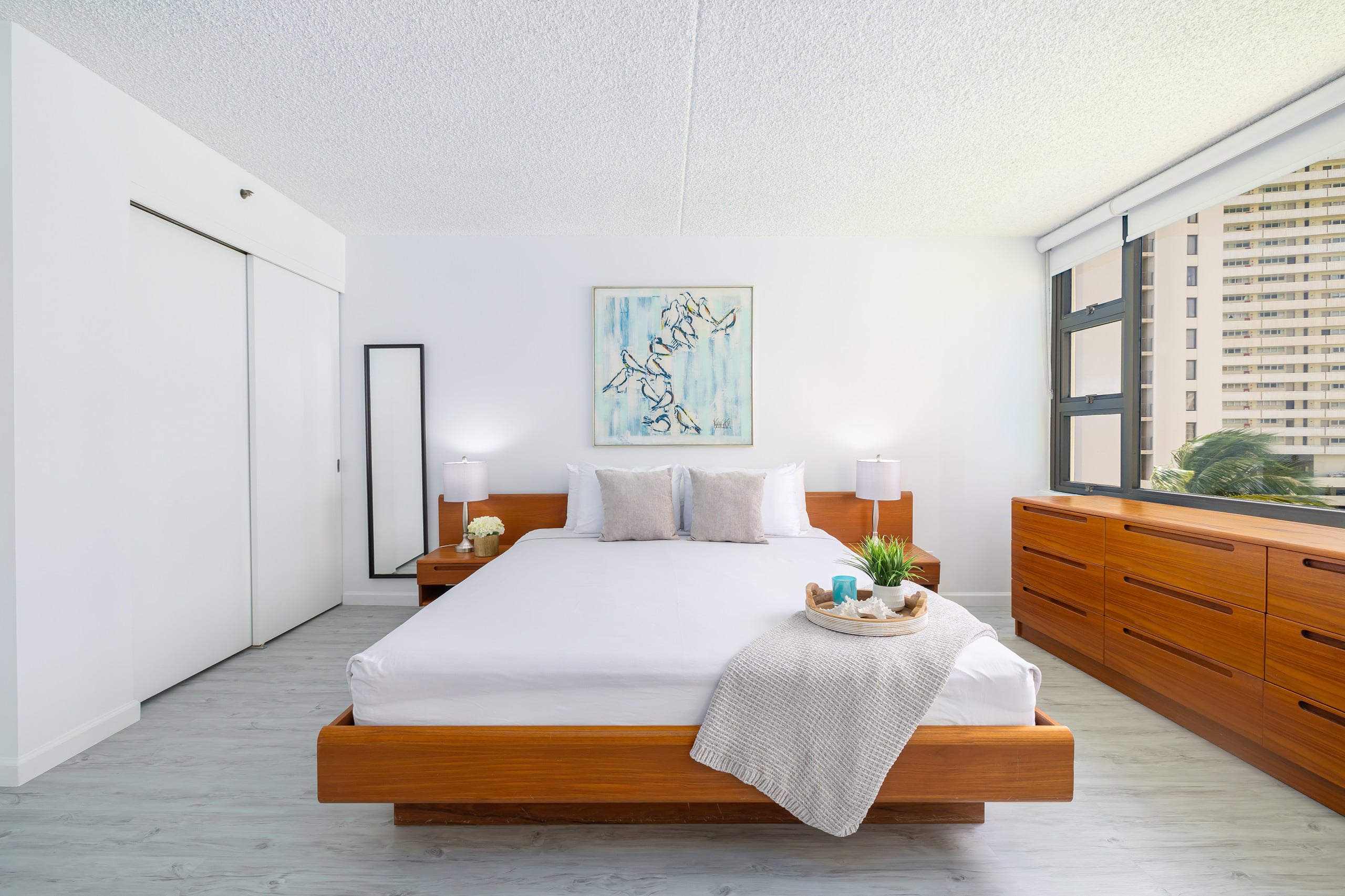 Condo in Honolulu · ★4.83 · 1 bedroom · 2 beds · 1 private bath - Image 13