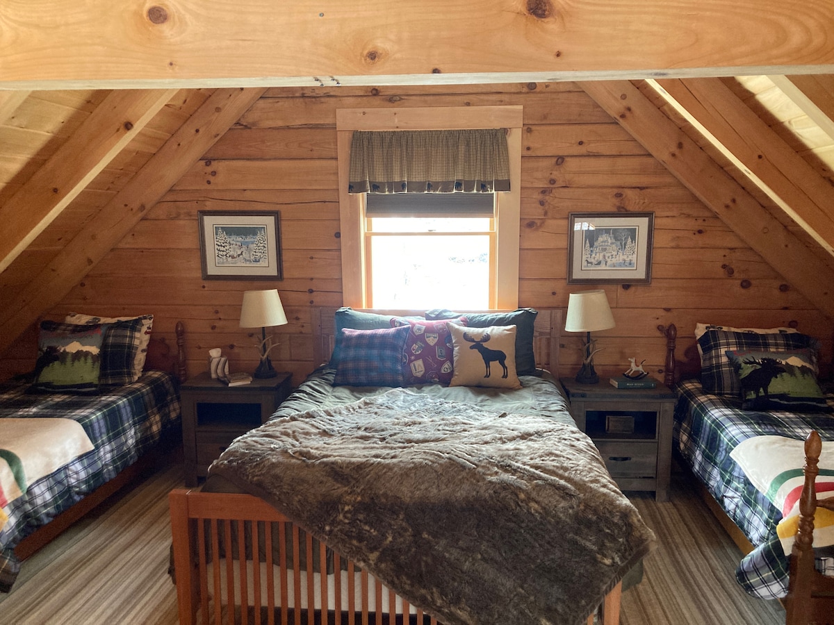 Ambient lofti, krevat dopio "Queen" dhe 2 binjakë