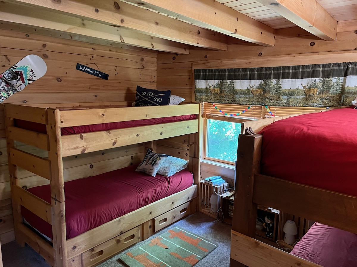 Dhomë fjetjeje (4 krevate)