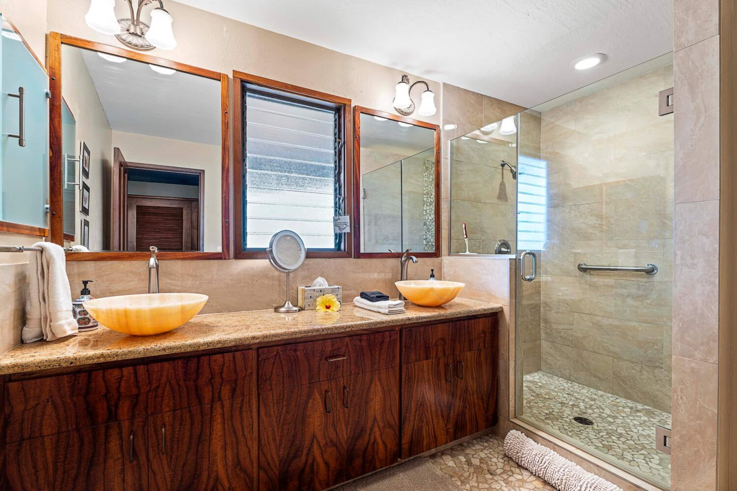 Condo in Kailua-Kona · ★4.95 · 2 bedrooms · 4 beds · 2 baths - Image 19