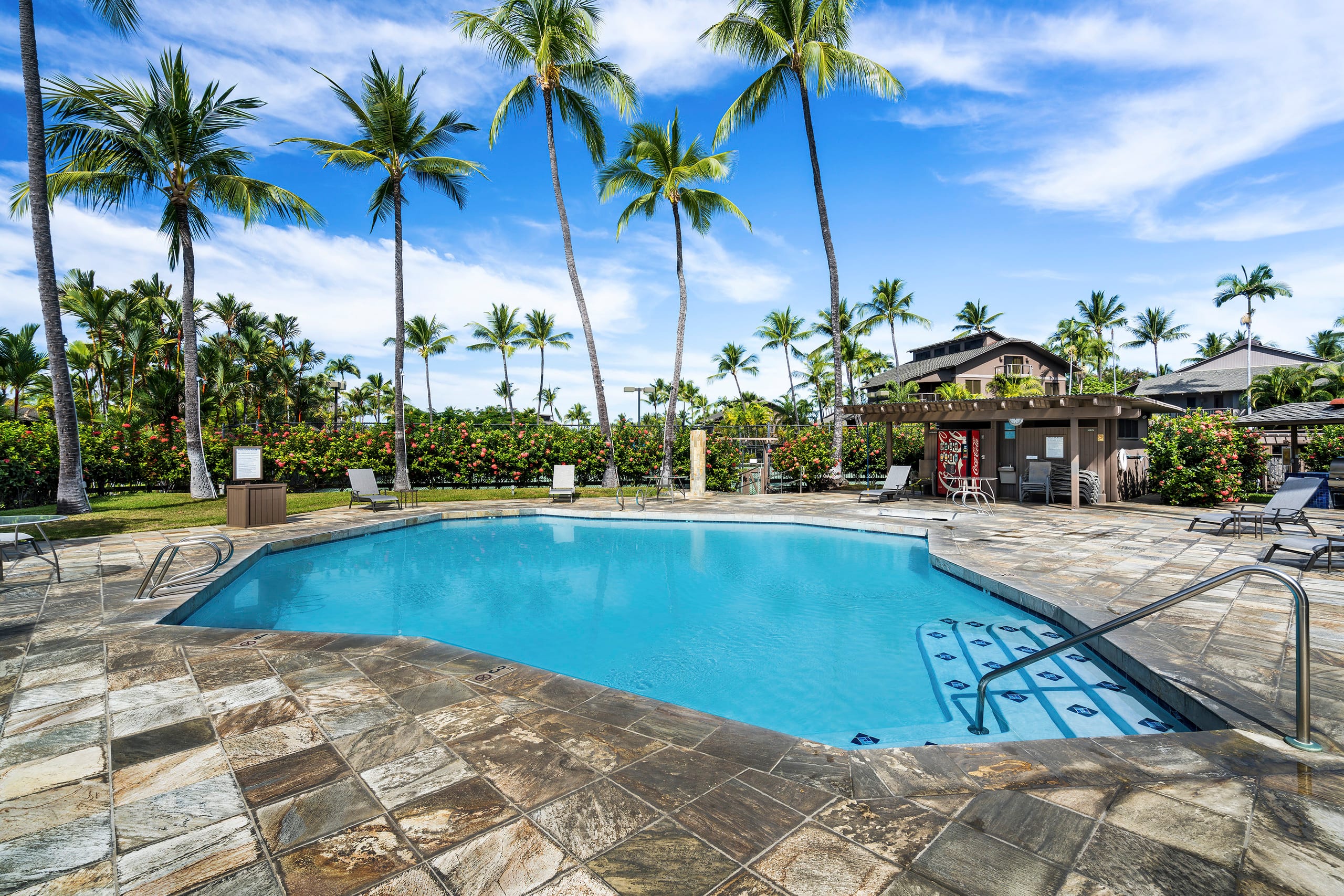 Condo in Kailua-Kona · ★4.95 · 2 bedrooms · 4 beds · 2 baths - Image 38