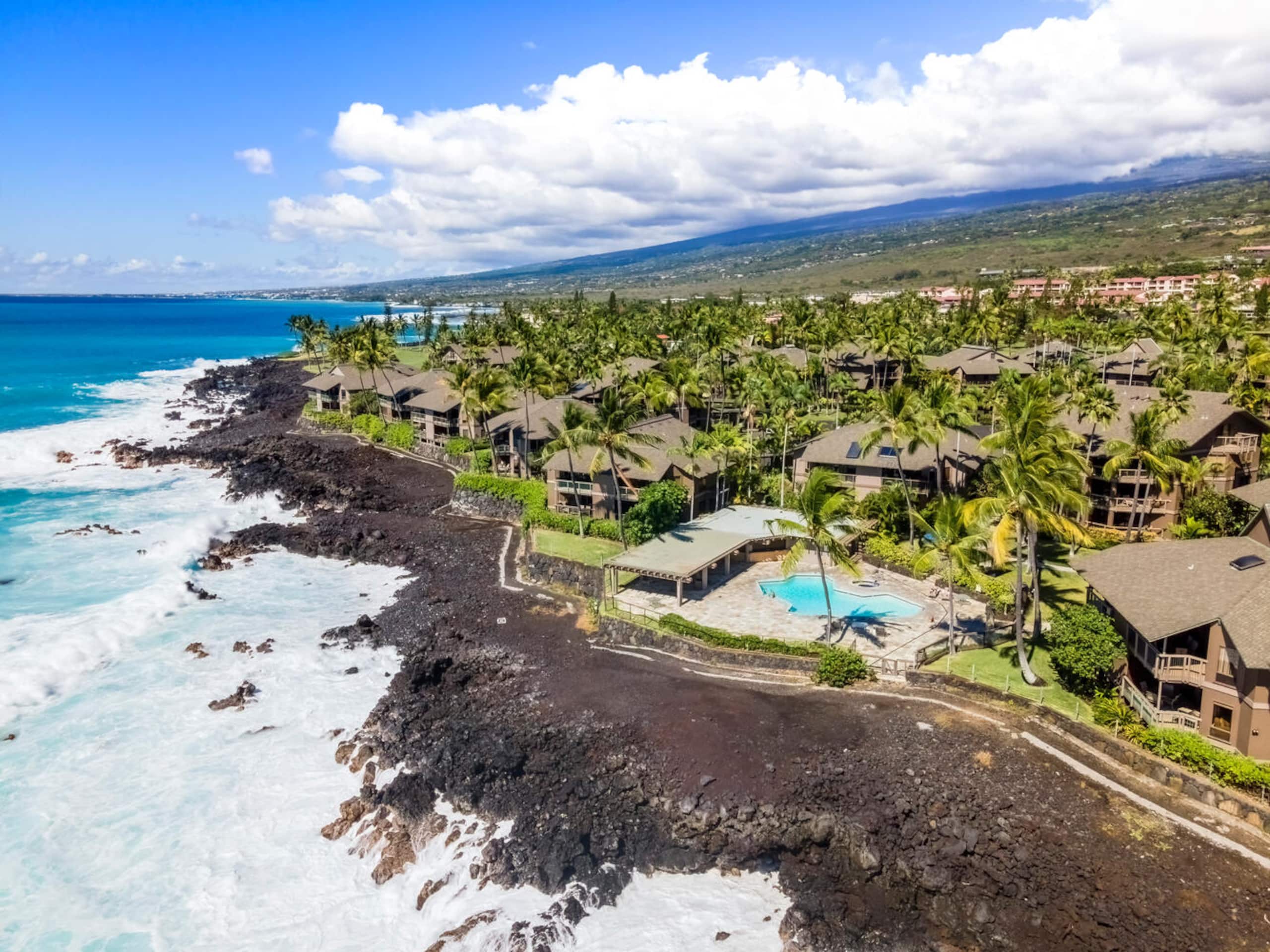 Condo in Kailua-Kona · ★4.95 · 2 bedrooms · 4 beds · 2 baths - Image 61