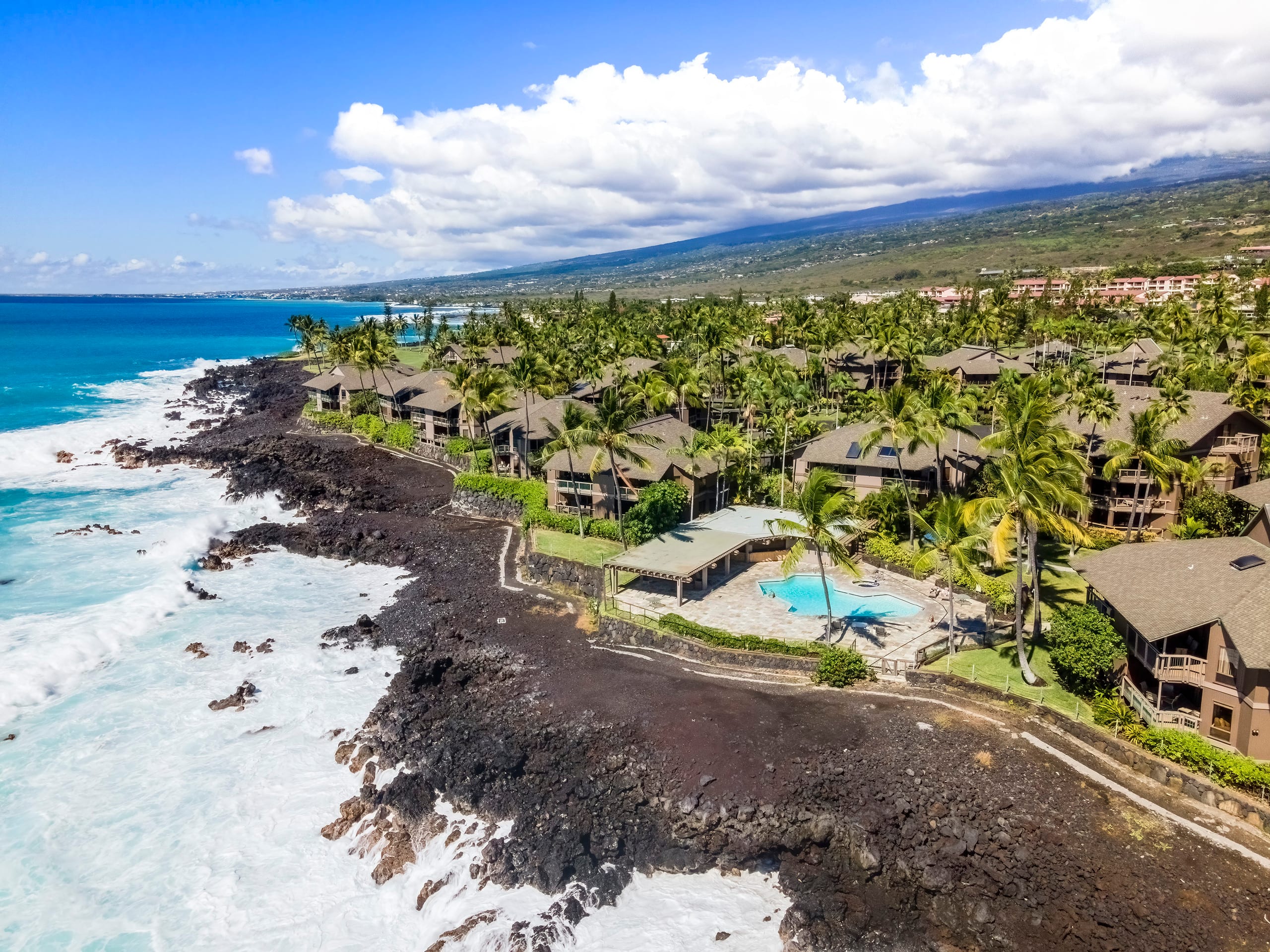 Condo in Kailua-Kona · ★4.95 · 2 bedrooms · 4 beds · 2 baths - Image 1