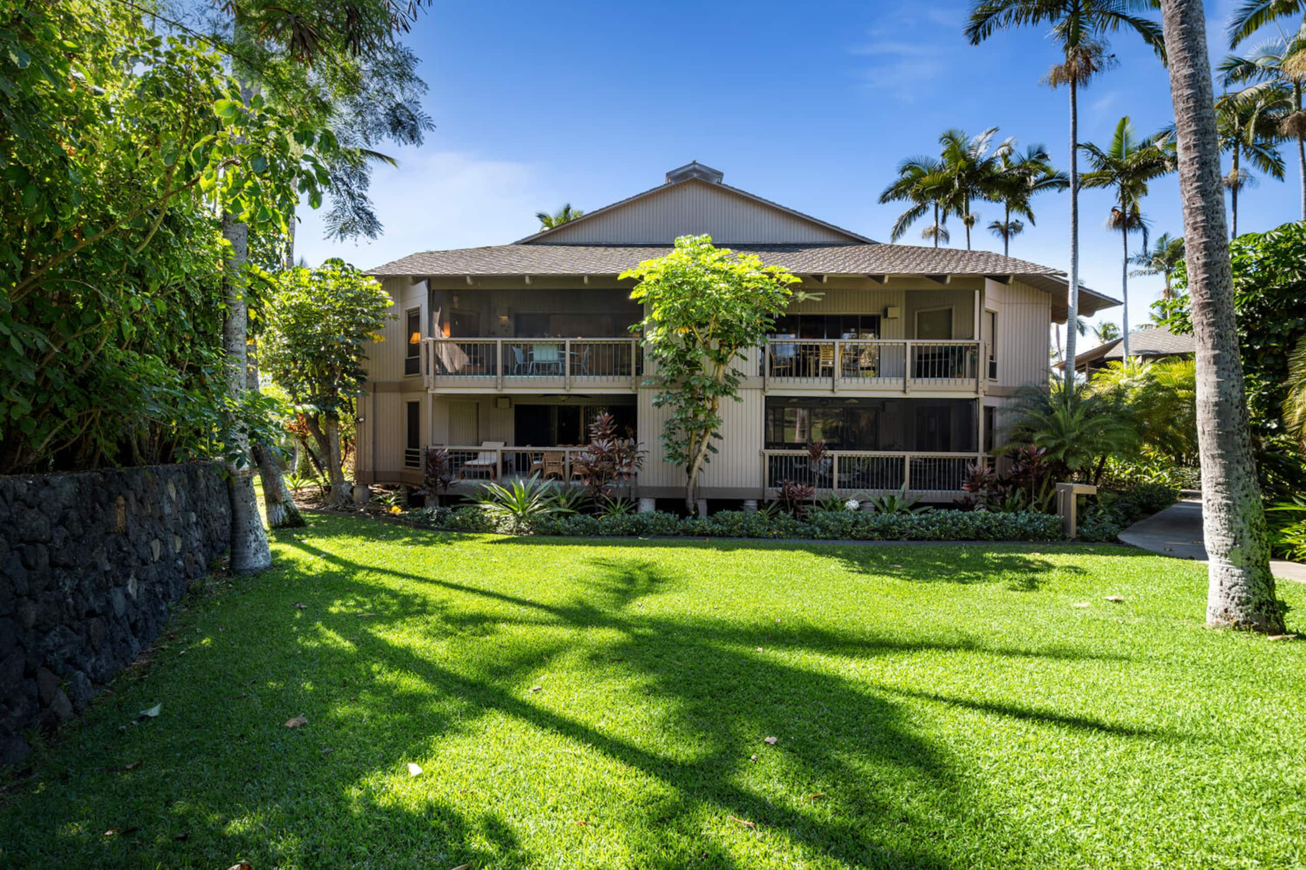 Condo in Kailua-Kona · ★4.95 · 2 bedrooms · 4 beds · 2 baths - Image 55