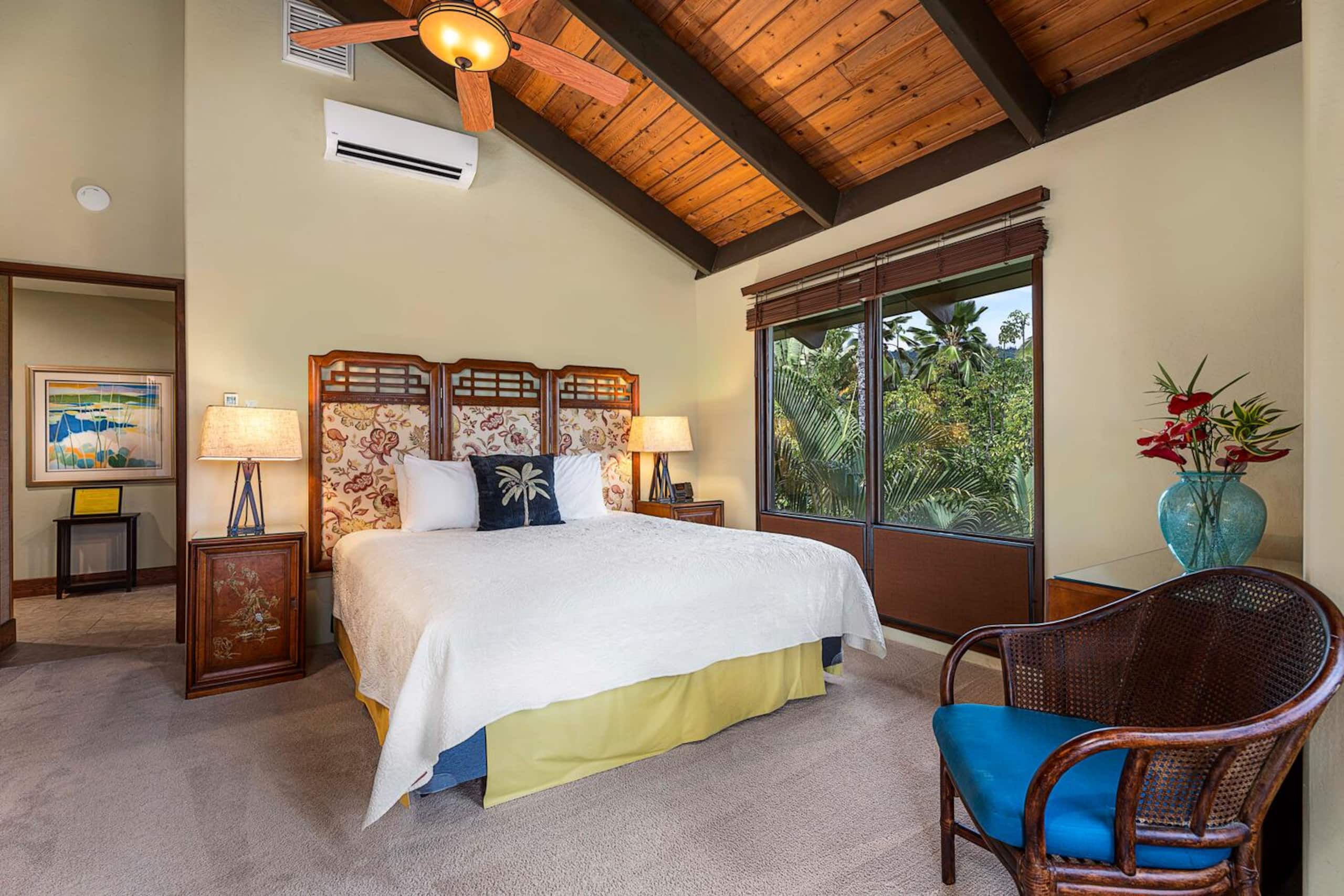 Condo in Kailua-Kona · ★4.95 · 2 bedrooms · 4 beds · 2 baths - Image 14