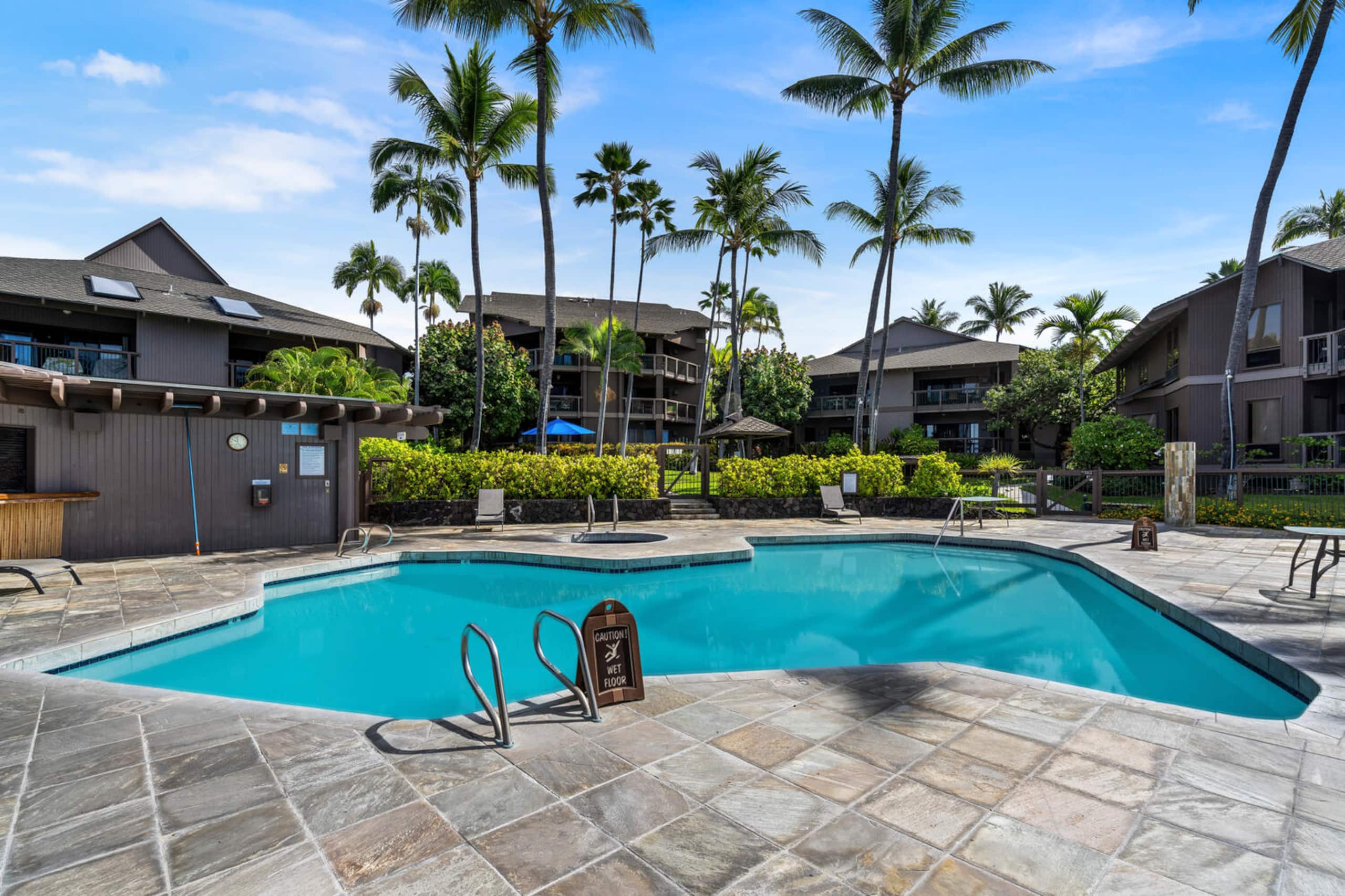Condo in Kailua-Kona · ★4.95 · 2 bedrooms · 4 beds · 2 baths - Image 59