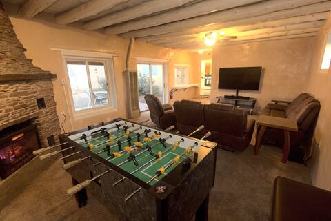 4 bedroom home with hot tub and entertainment