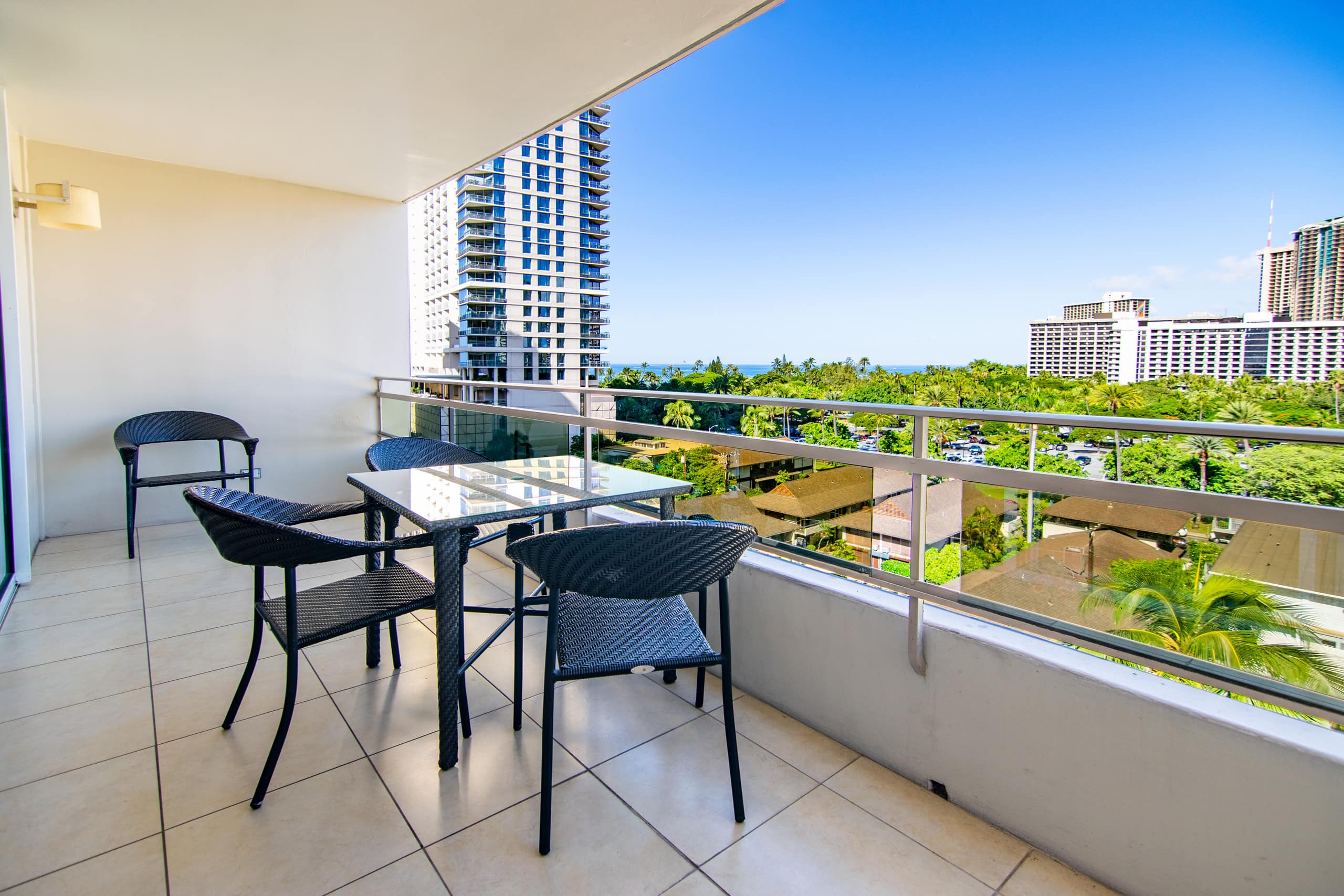 Regency Waikiki Prt Ocn Vw Never end summer deal! - Image 4
