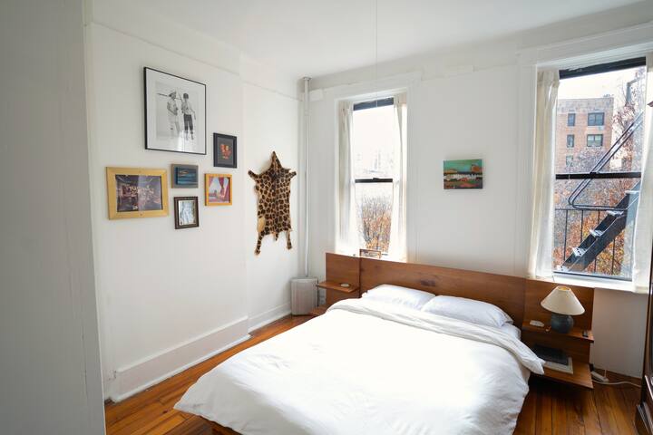 Narnia of Soho / West Village Two bedroom gallery image 2