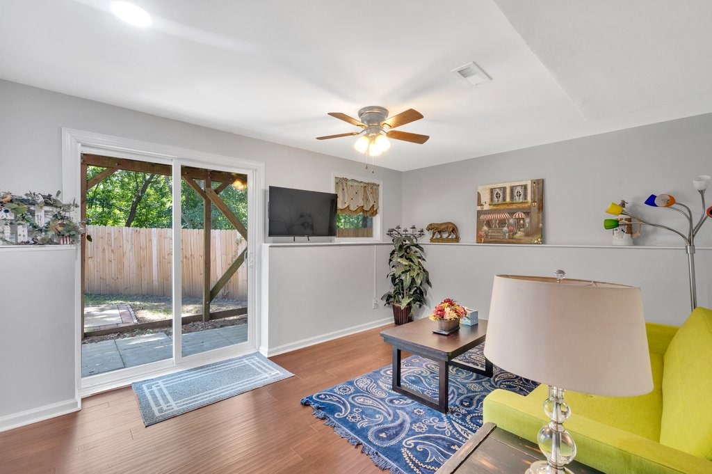 Eneo la burudani, pia linaweza kuunda suti na chumba cha kulala cha tano kwa familia tofauti 