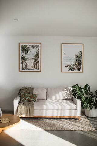 Luxury 4 bed retreat with pool gallery image 3