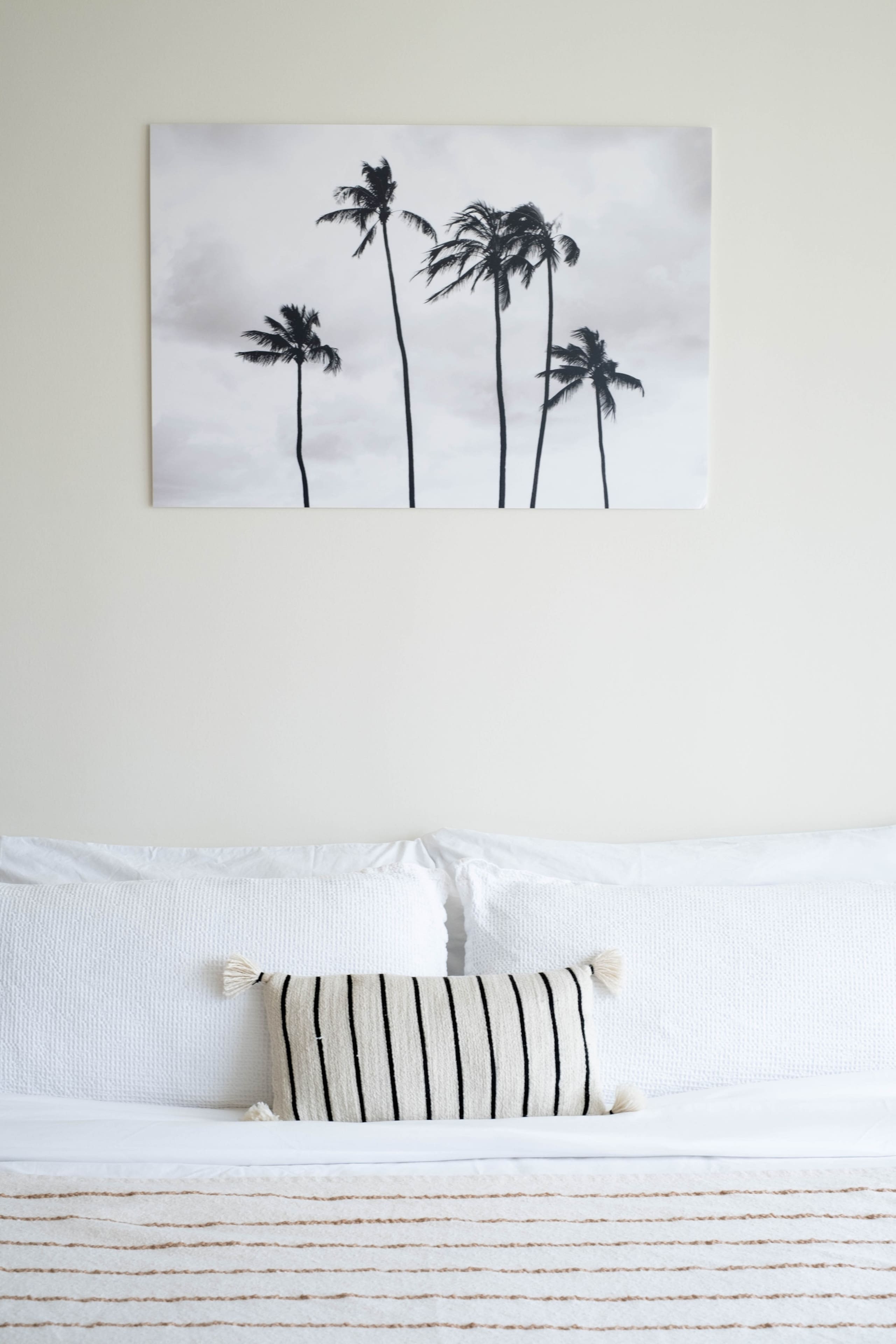 Modern and Clean Studio w Parking & Ocean View - Image 20