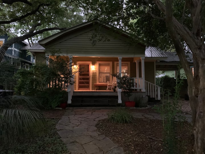 South Congress Beautiful Peaceful Bungalow Houses for Rent in Austin