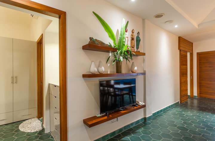 Three-bedroom Suite Near Old Market & Pub Street - Cambodia