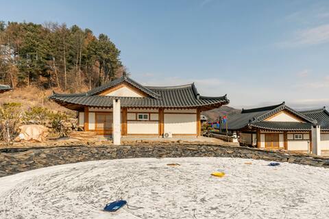 Hanok Pool Villa Gapyeongjae 4