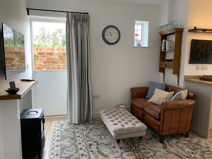 Idyllic, Private One-bedroom Country Cottage - West Midlands