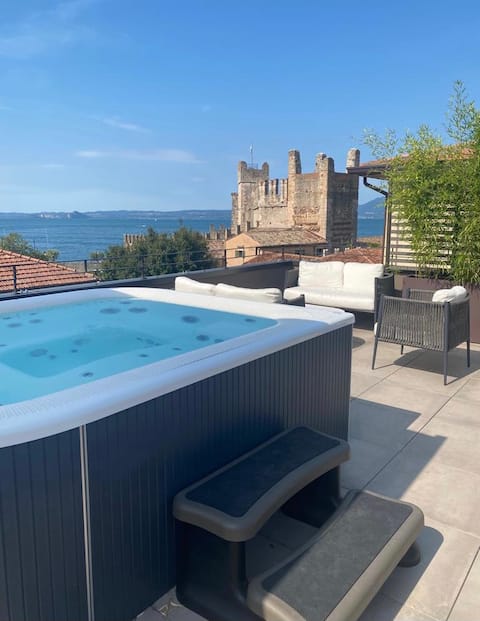 Successful Airbnb property: Suite agli Archi in Torri Del Benaco