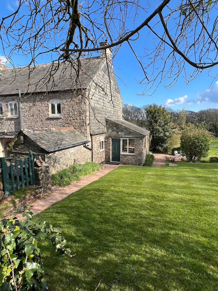 Devon Country Retreat. Collaton Farm Cottage Cottages for Rent in
