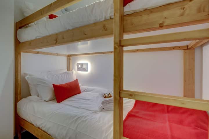 Bunk room 
Cissac-ElevationAlps.com 