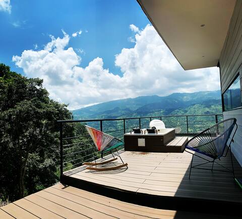 Luxury Tiny house, 🇨🇴 mountain, view, jaccuzzi,WiFi