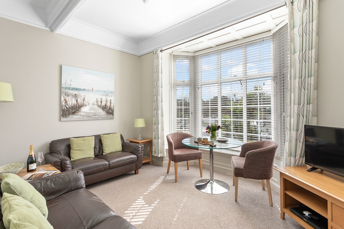 เลานจ์และพื้นที่รับประทานอาหาร