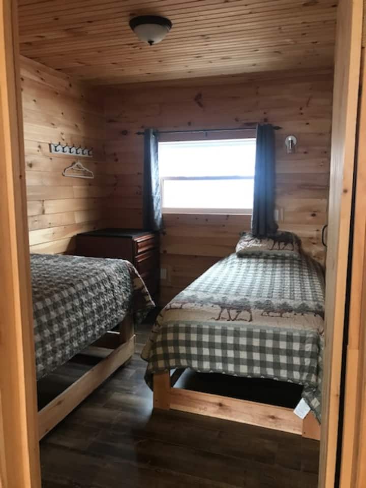 Bedroom # 2 with 2 x twin beds