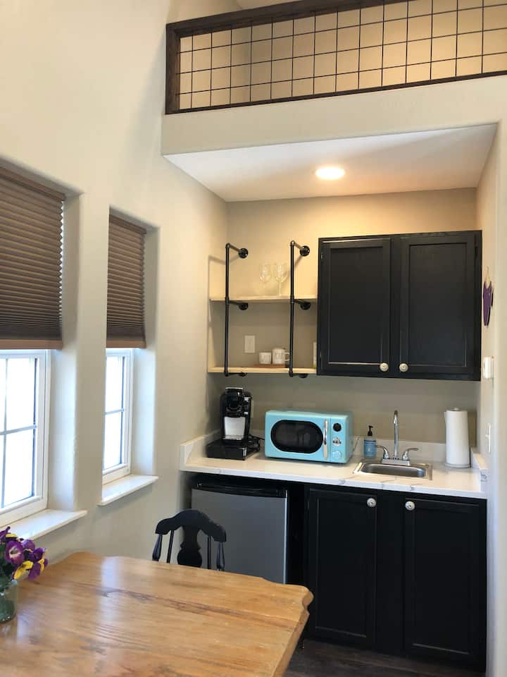 Private Clean, Cute And Cozy 1-bedroom Efficiency. - Cortez, CO