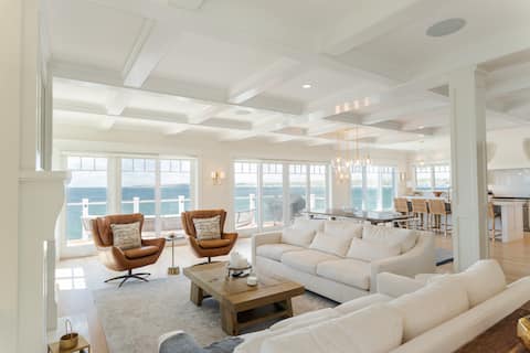 Popular Airbnb listing: Luxurious Oceanfront Property in Cape Neddick