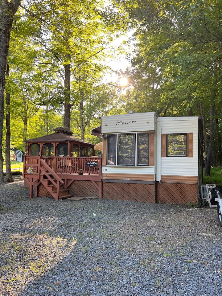 Delightful 2bedroom cabin in the Pocono Mountains Tiny houses for
