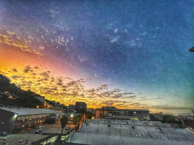 New upmarket 2-bedroom apartment + large terrace. gallery image 2