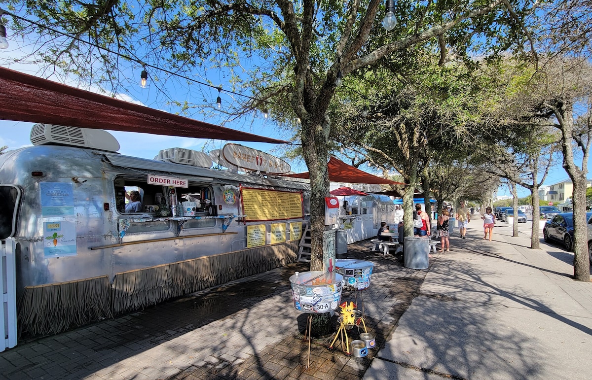 Seaside is just a 10 minute bike ride away. Enjoy shopping, food trucks & beachfront dining at Juan Love in Santa Rosa Beach