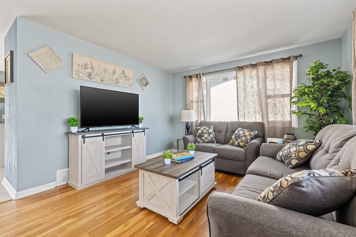 Family Home In The Heart Of The Black Hills - Rapid City, SD