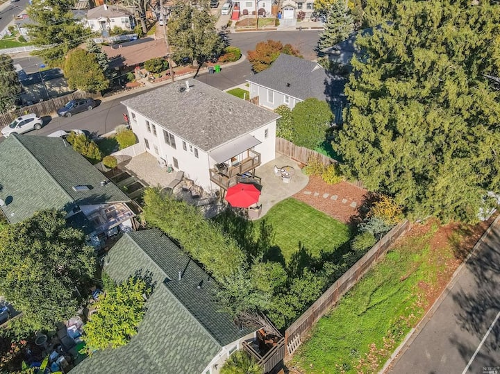 Charming & quiet Oxbow area duplex. Guest suites for Rent in Napa